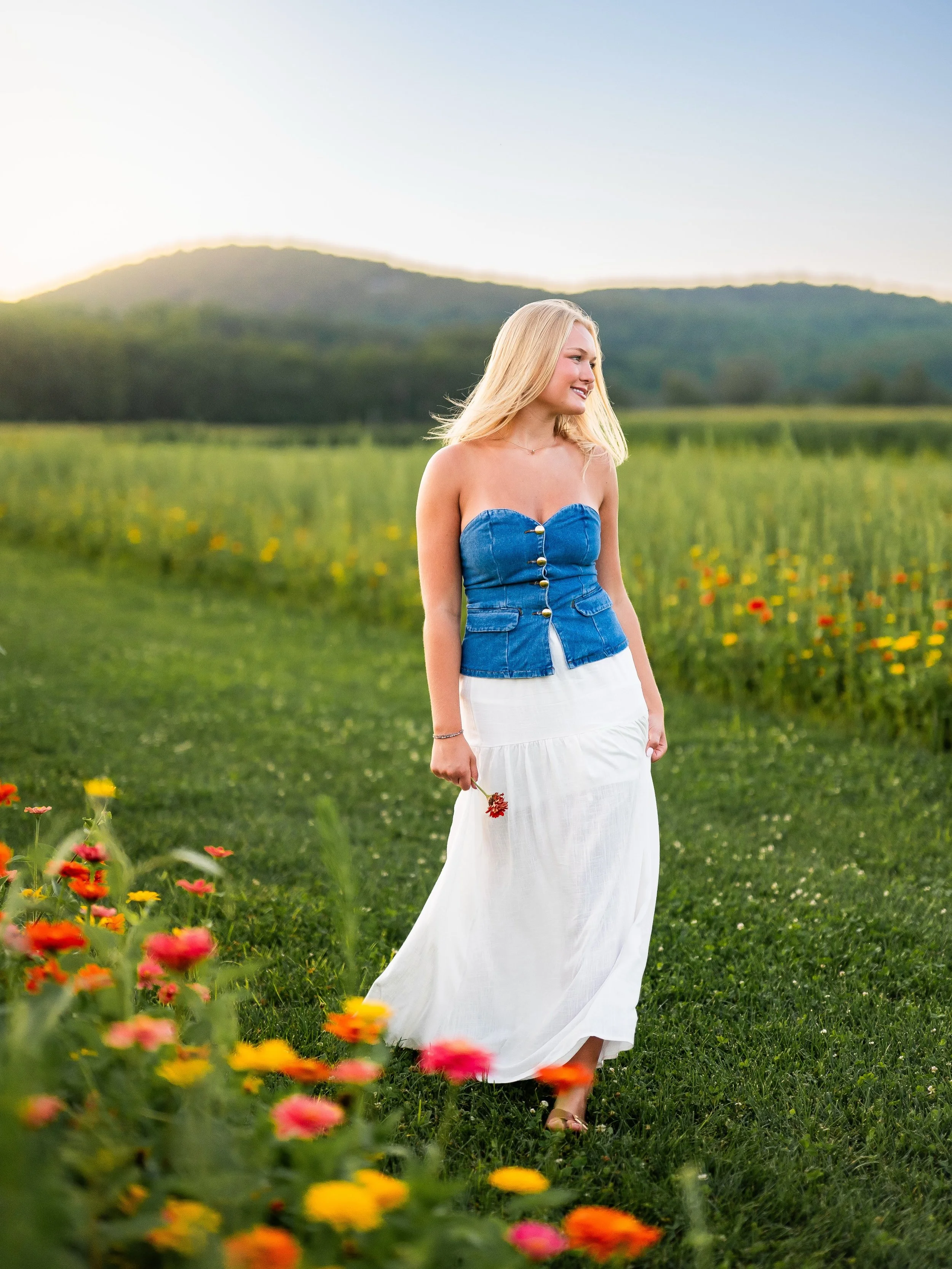 Reese&rsquo;s senior session was the perfect blend of effortless elegance and carefree summer vibes. Garden blooms, wildflowers, and a sunset sky that seemed painted just for this beautiful girl. 🌺

Have the best senior year at Central Columbia HS, 