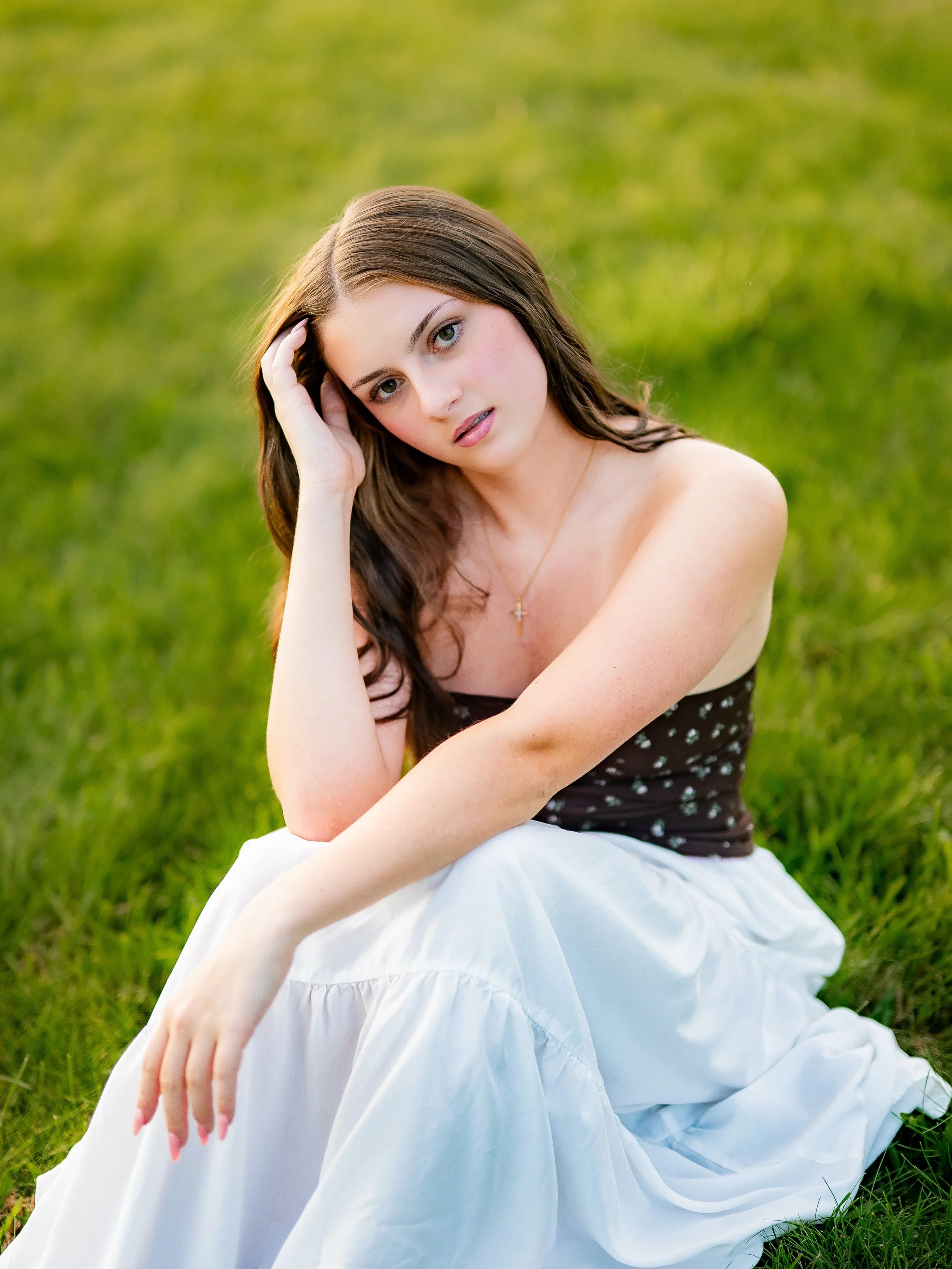 Tell me you see the Leighton Meester resemblance because I absolutely cannot unsee it. 👀 

I first met this family several years ago when I photographed Lauren&rsquo;s older sister, so getting to have Lauren in front of my camera for her senior year