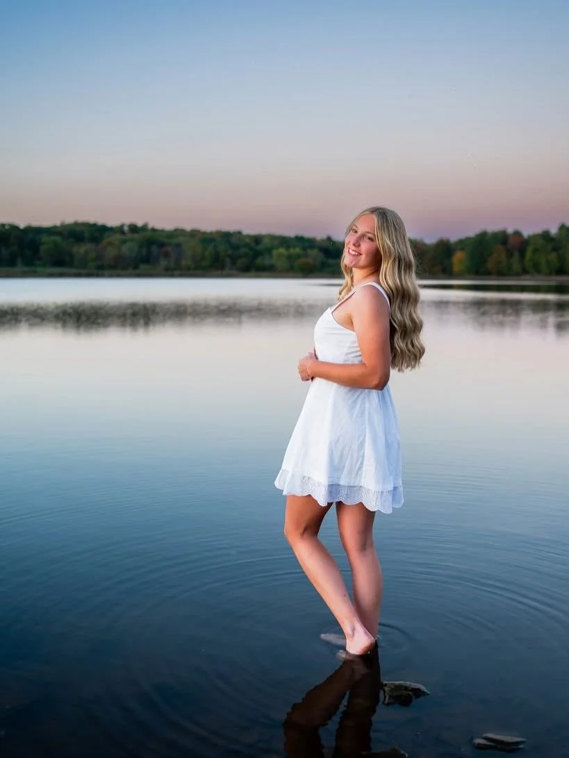 Another gorgeous fall evening at the lake for the lovely Hailey&rsquo;s senior session! 🍂  The golden hour light has been SO good lately.