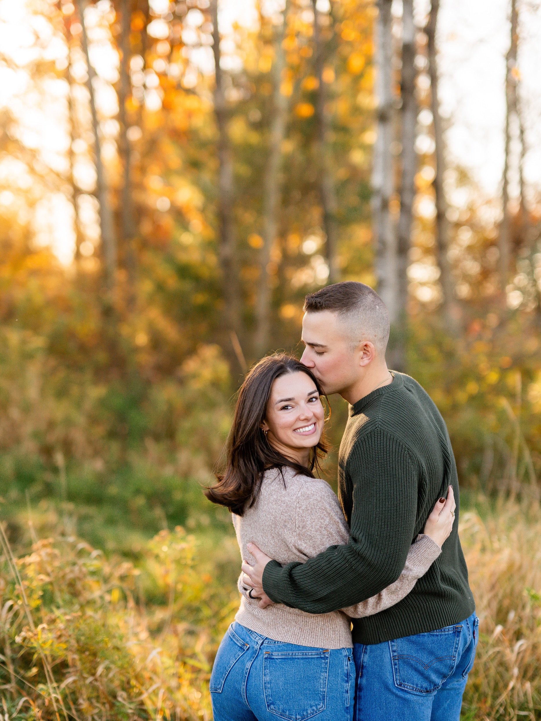 Jeff + Ally had the prettiest fall evening for their anniversary session, and of course their sweet pup Iris had to be part of it! 🍂 The colors were amazing, the light was perfect, and these three were so much fun to photograph!