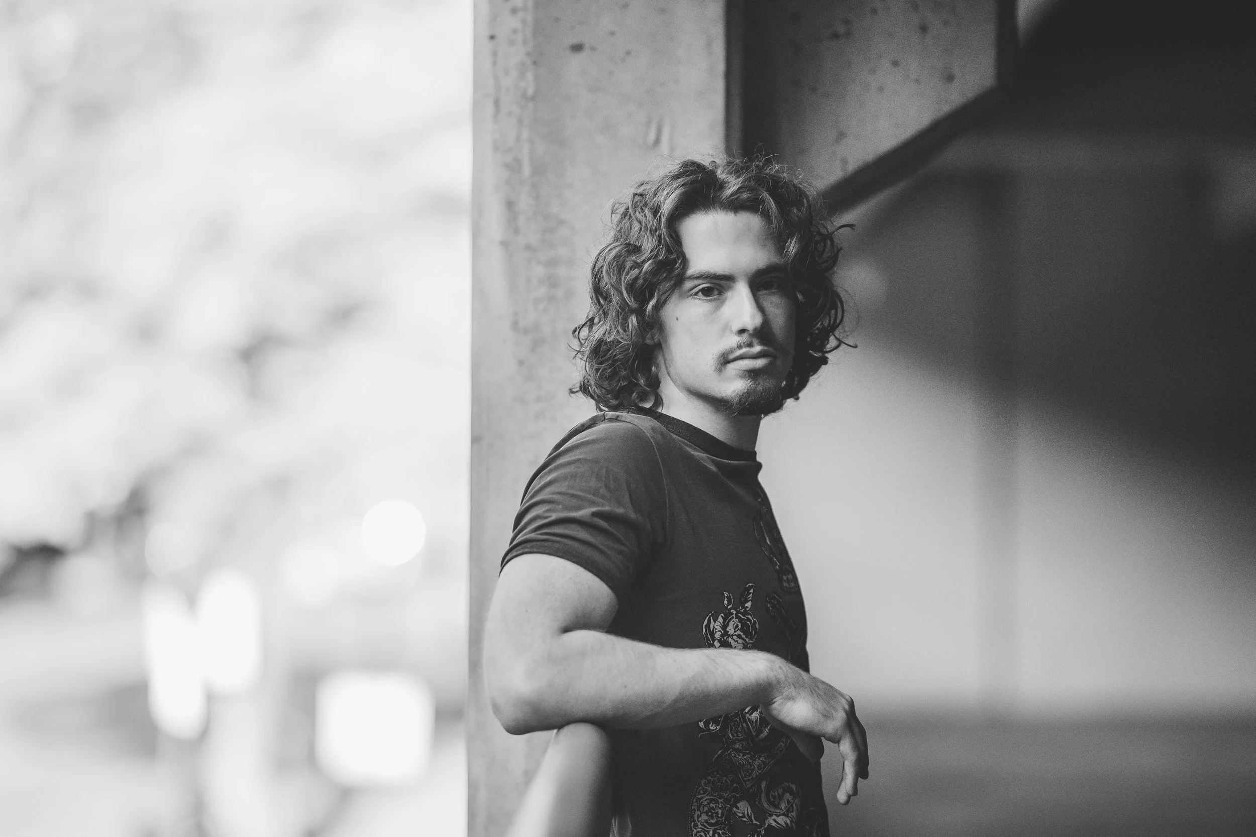 This year&rsquo;s senior season has been the year of the guitar player, and I&rsquo;m so here for it!  Loved Justin&rsquo;s laid-back downtown session.