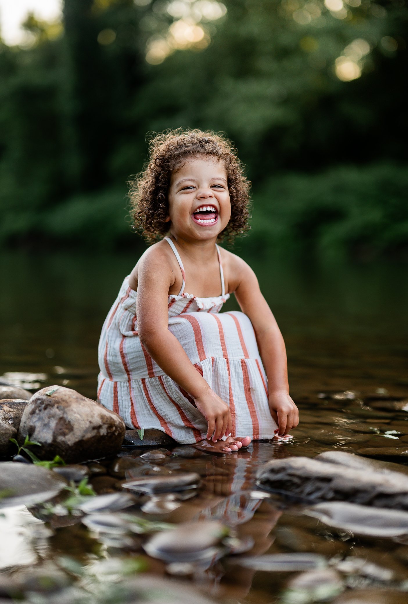 williamsport-child-photography-creek.jpg