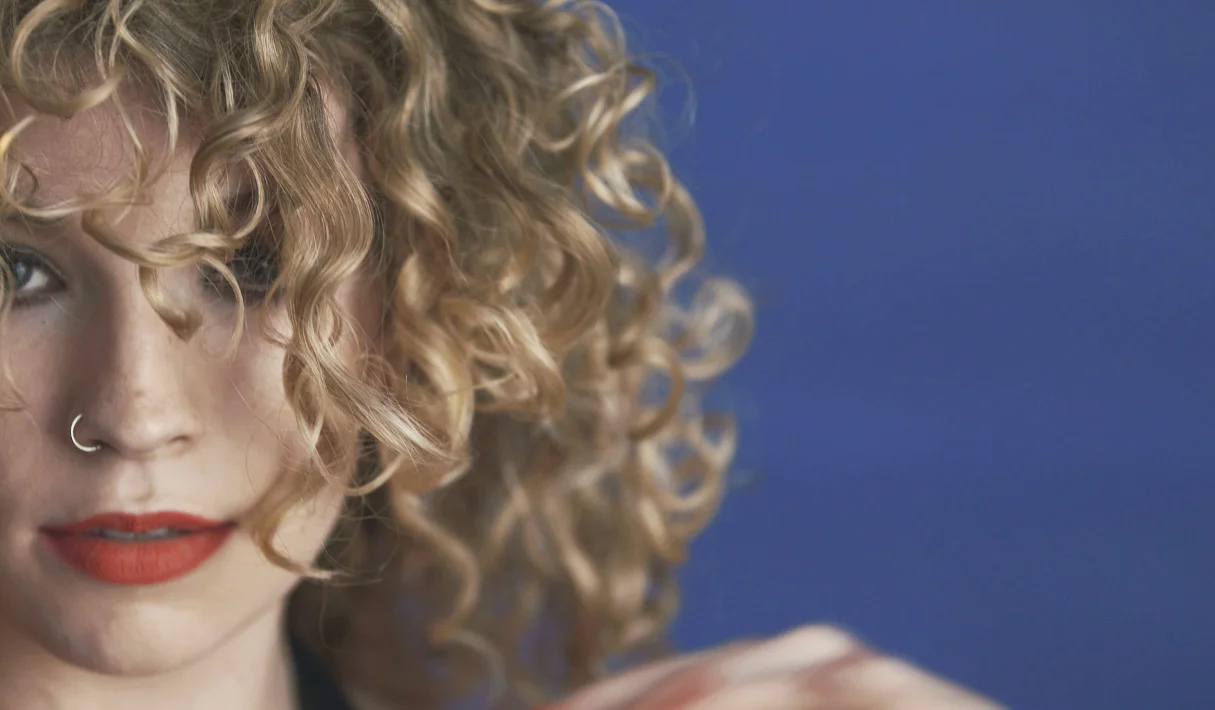 UNRULY CURLS