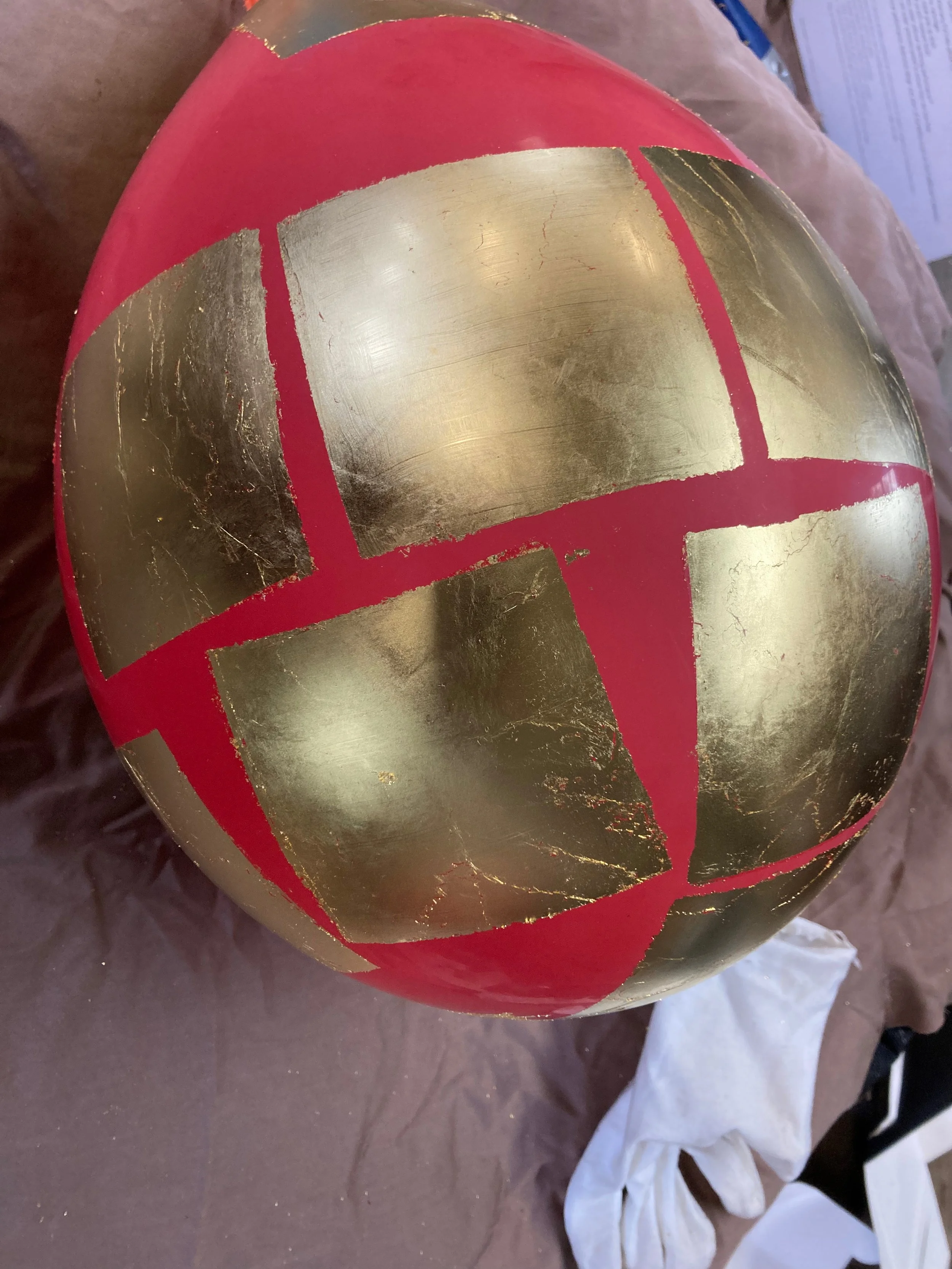 "Gold Leaf Balloon Interaction 3", 1992 remade 2022, Balloon, gold leaf