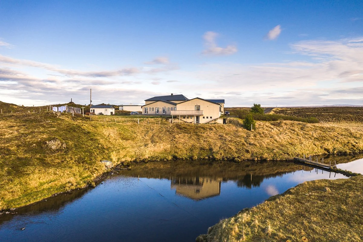 Skúlagarður Hótel on the water