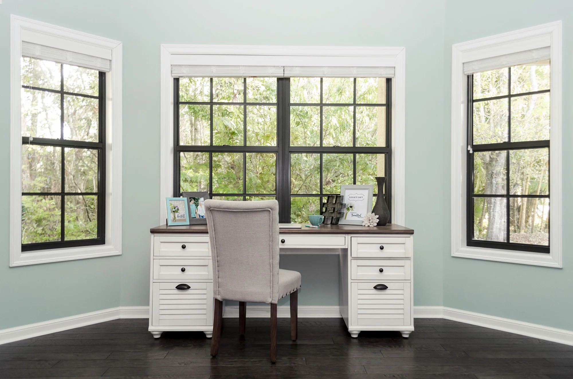 Don’t be fooled by the windows, this desk shot was taken with my diffuser, even bringing light to under the desk.