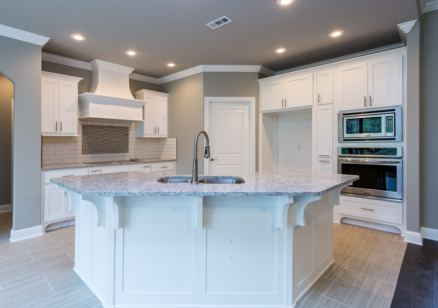 Real Estate photo of Kitchen in home located in Bella Vista.