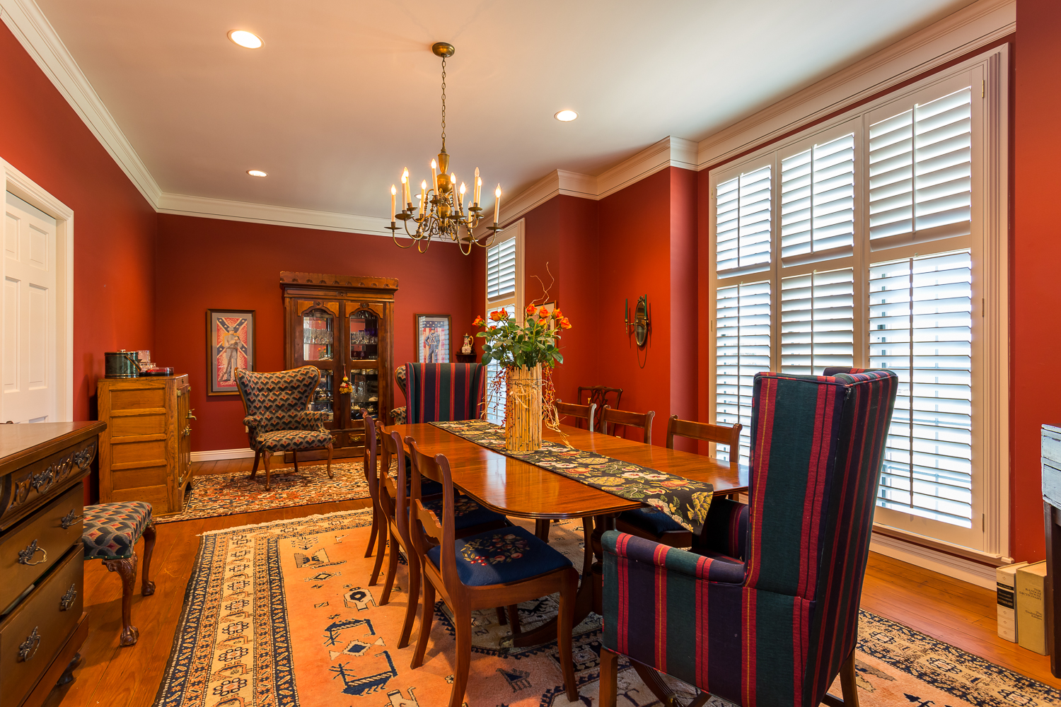 Dining Room shot for real estate photo shoot of home in Siloam S