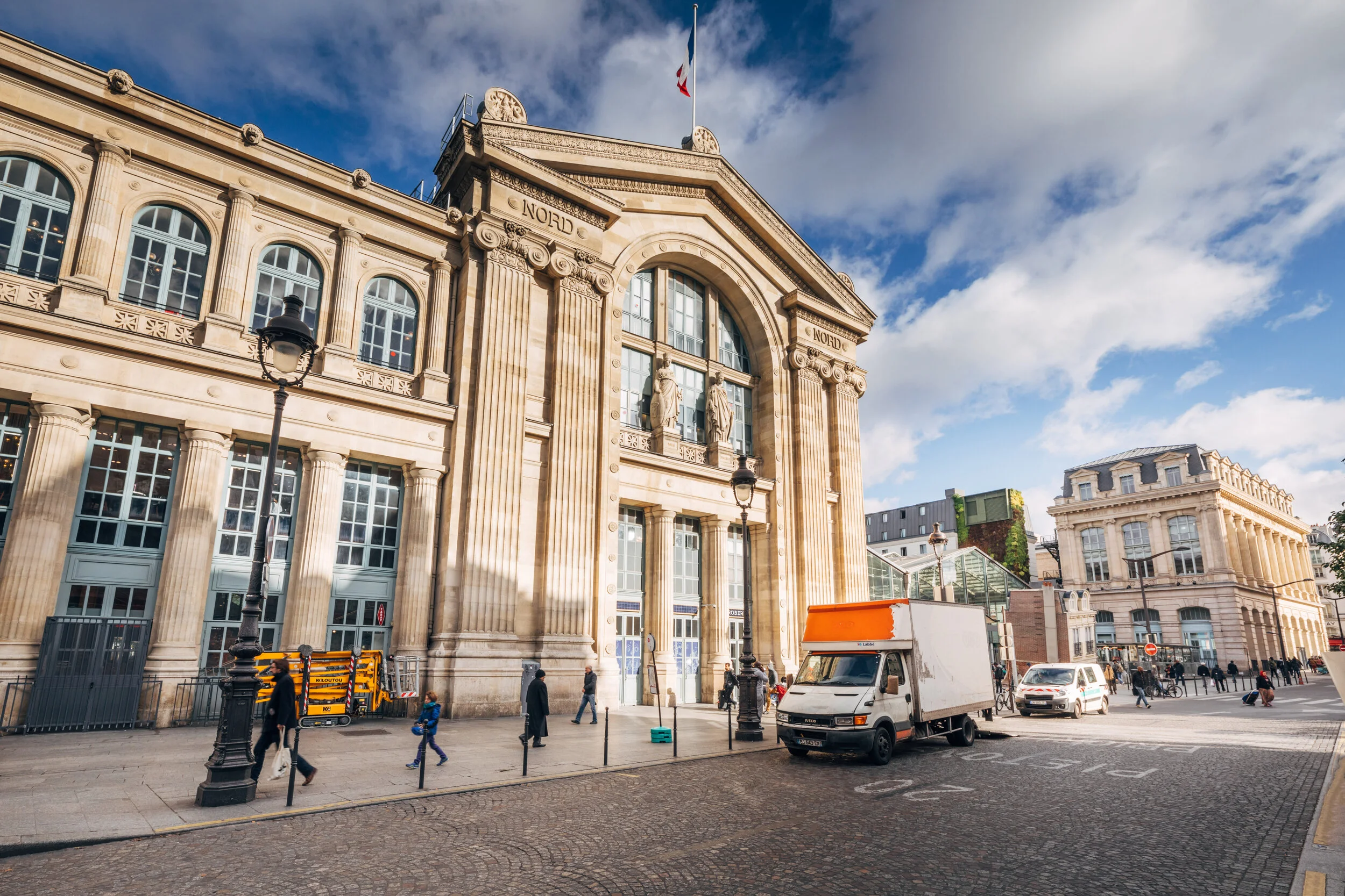 2018-11-13, Gare du Nord, Rue de Dunkerque, Façade Sud-4.jpg
