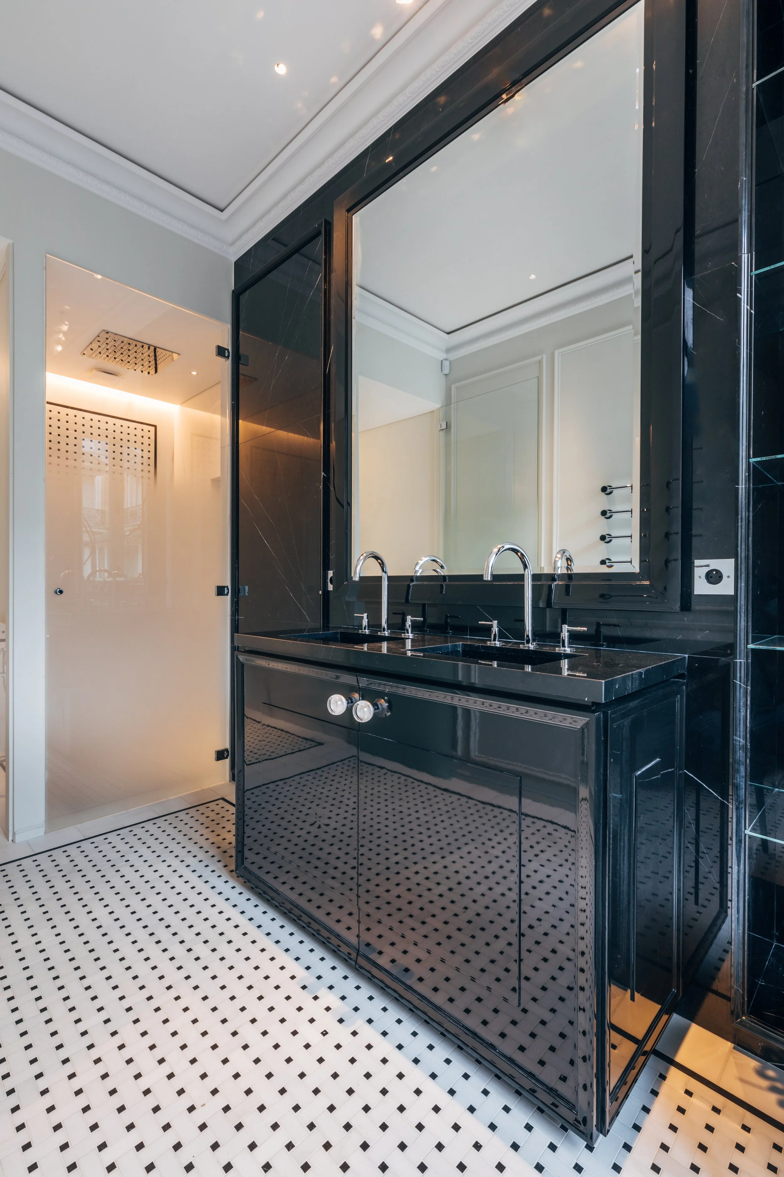 2021-05-06, Pierre Noire, 244 Rue de Rivoli-2.jpg