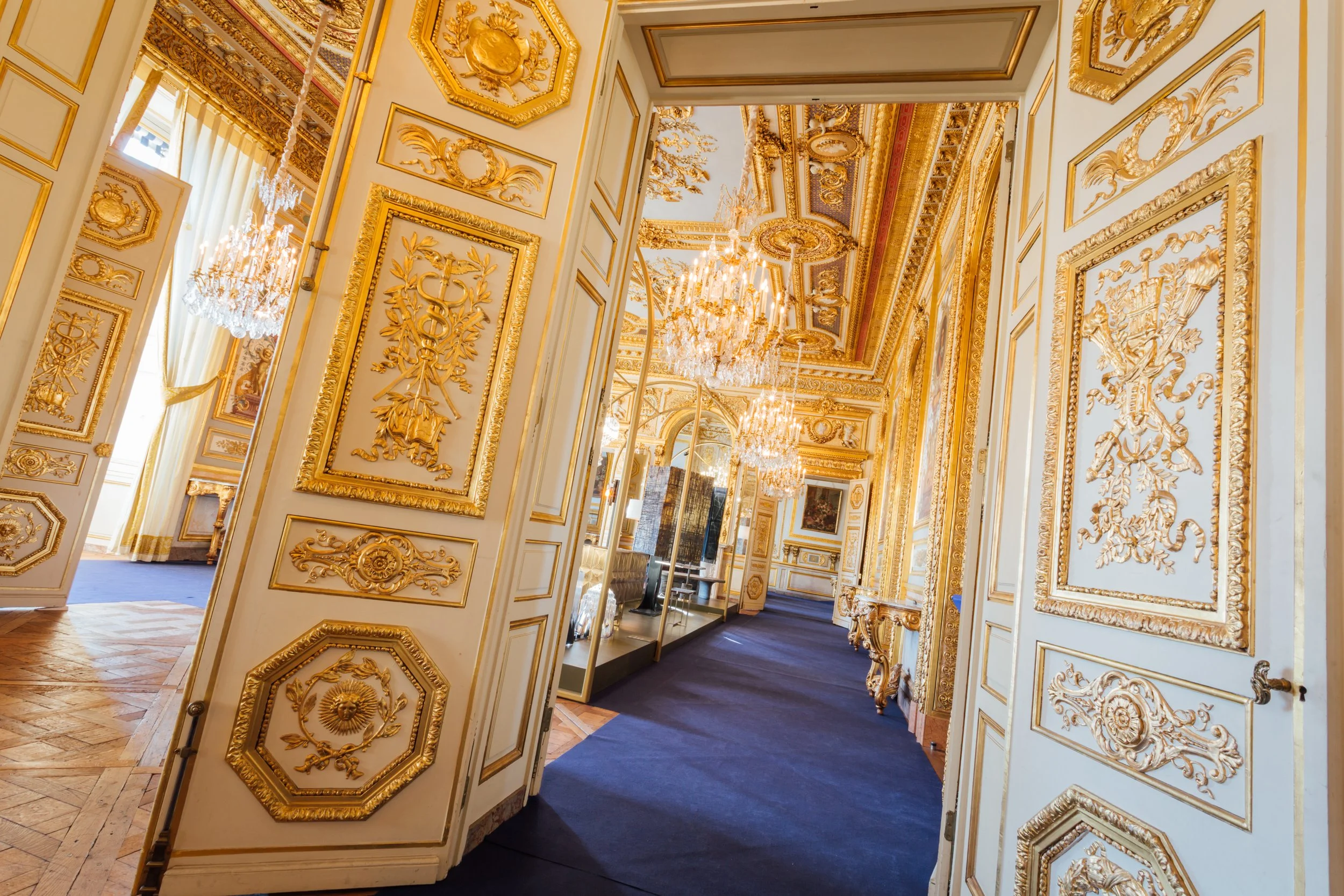 2016-04-05, Bouygues chez Hôtel de la Marine-4.jpg