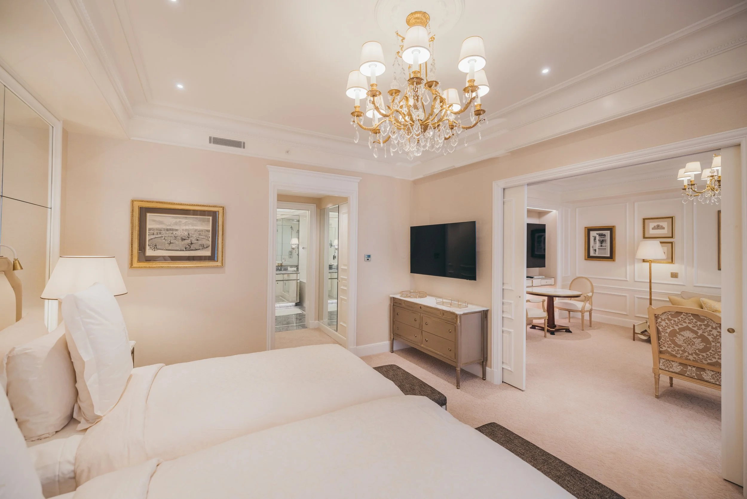 2023-01-29, Four Seasons Hotel George V-59.jpg