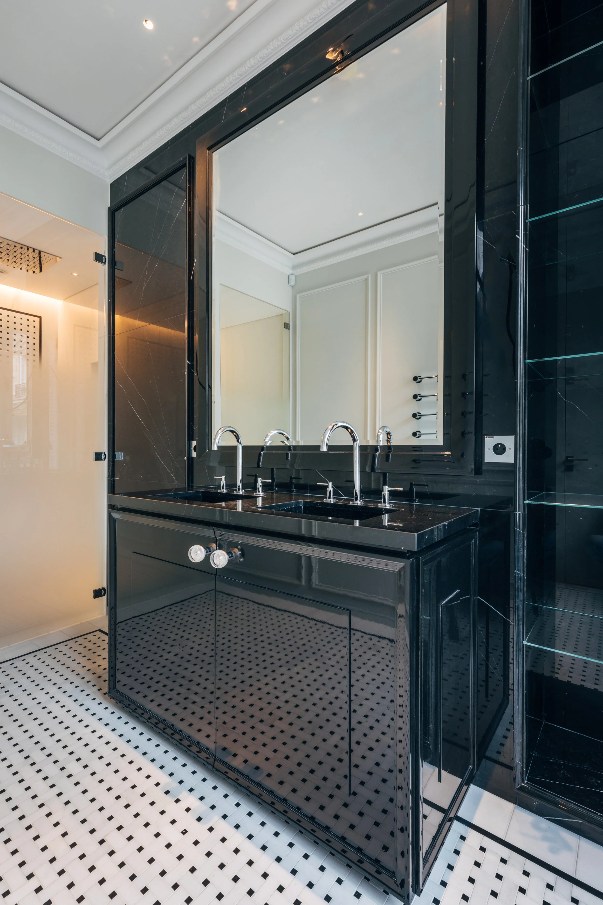 2021-05-06, Pierre Noire, 244 Rue de Rivoli-6.jpg
