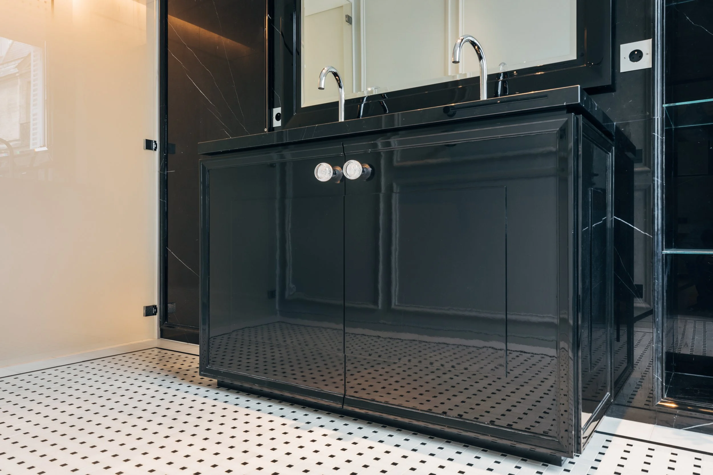 2021-05-06, Pierre Noire, 244 Rue de Rivoli-7.jpg