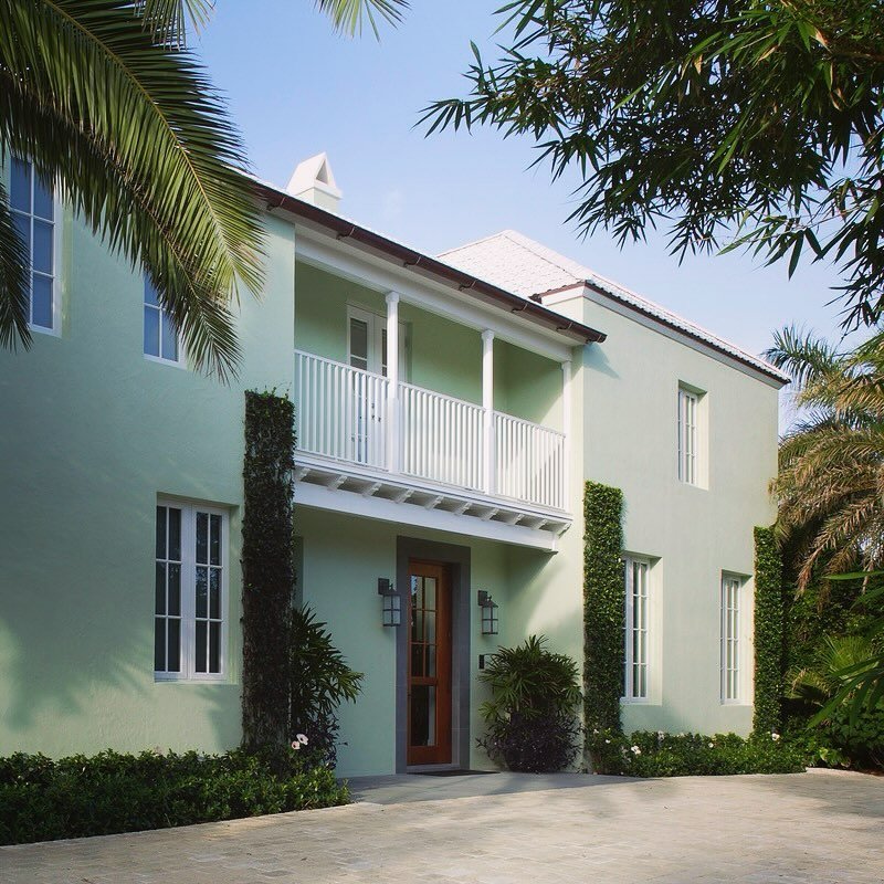 location location location. Perhaps only in Palm Beach&rsquo;s historic district would stucco rendered in the exact hue of a mint julep be considered contextual.