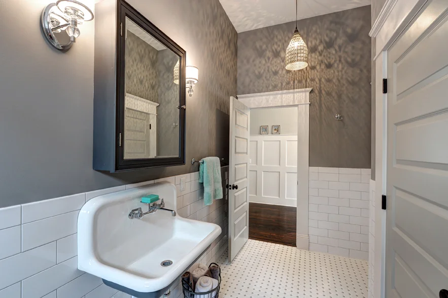 598OaklandGuestBath2.jpg