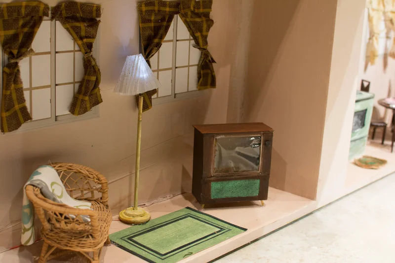 1:6 Scale Furniture // Ramona Quimby