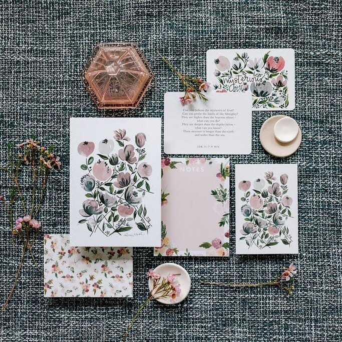 One of my most favorite collection combinations: Abundance and Mystery. Thanks to @meghanmedlenphoto capturing both of these beautifully and in such cohesion. 💜 Find these collections at our Popup Friday at @shopsweetpineapple! 

#florals #huntsvill