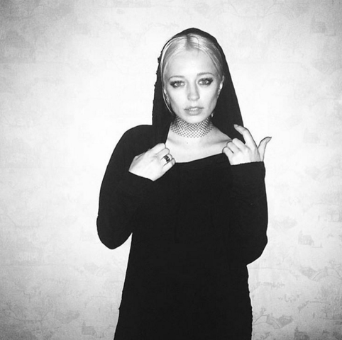 double-netted-choker.webp