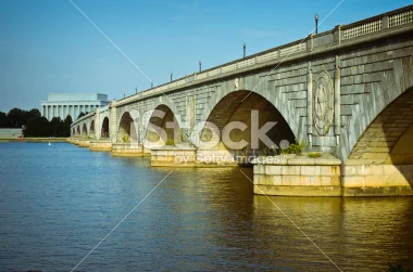 stock-photo-17766518-memorial-bridge-and-leading-to-lincoln.jpg