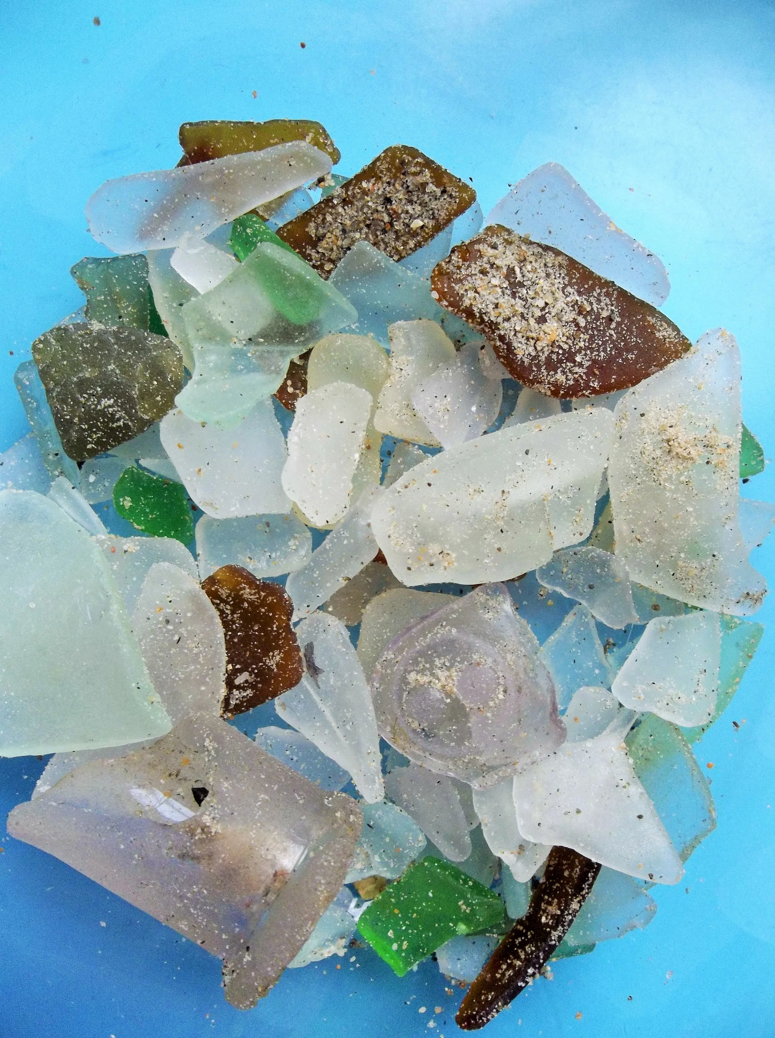 106 pieces of sea glass from Rocky Neck Beach, East Gloucester, MA. Michelle Geffken, 2014, paperblogging.com