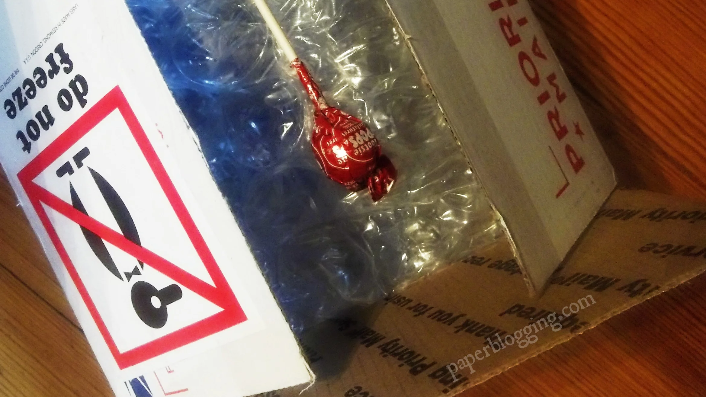  An exciting package from Goulet Pens. Of course the most important packing item: every box contains a lollipop!