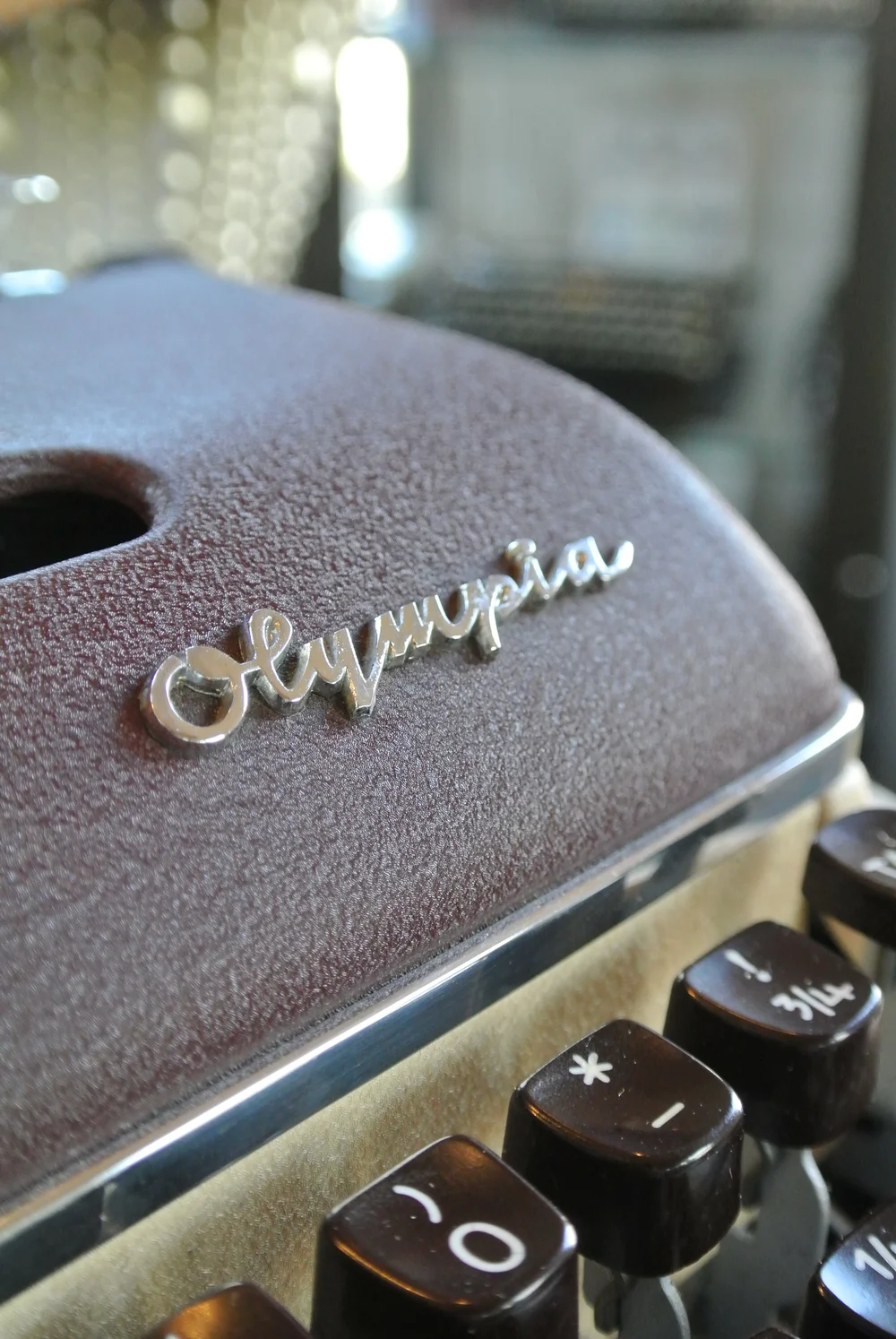 Typewriter Diaries: Olympia SM3 — Paper Blogging