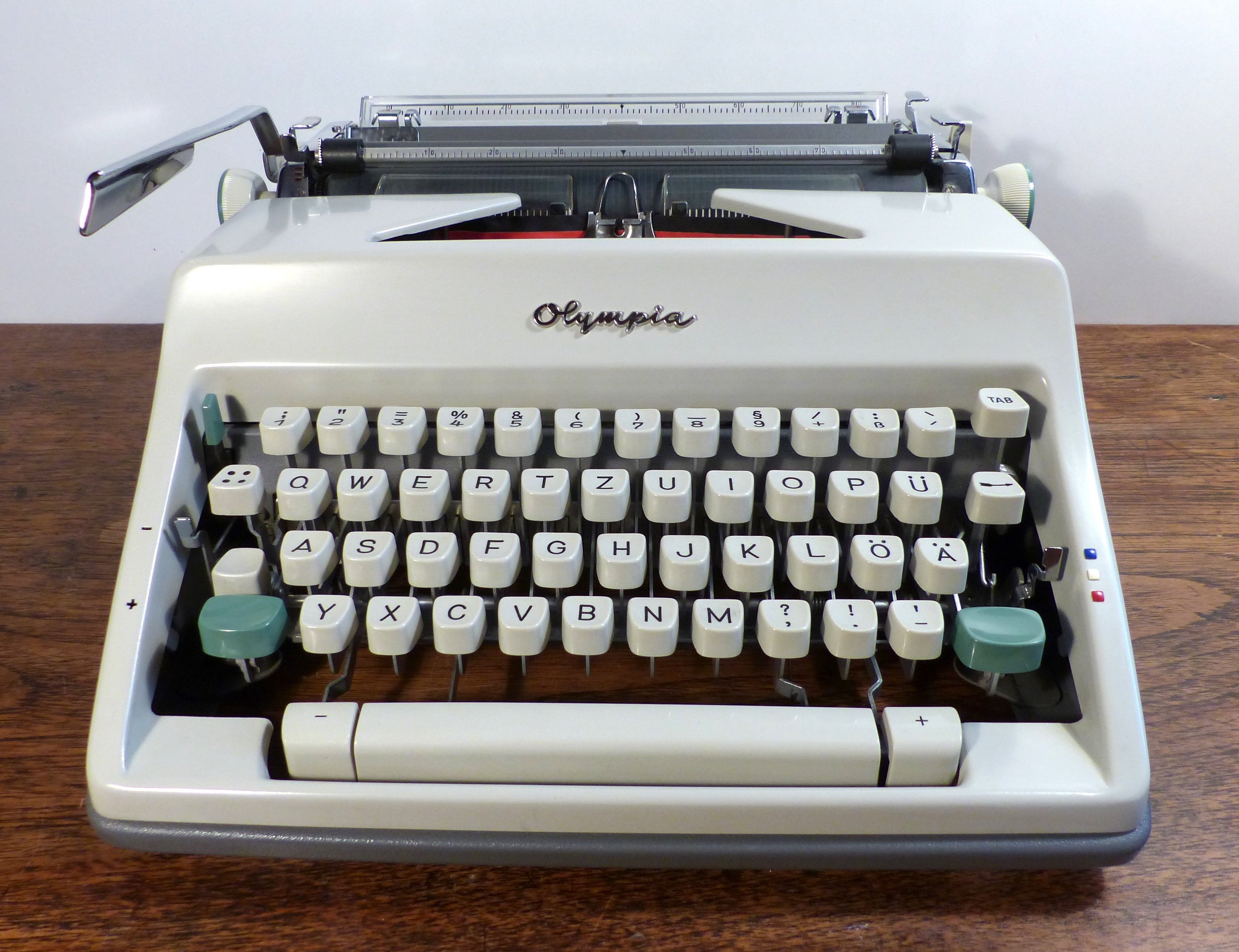 Olympia Olympia SM-7 Grey Typewriter