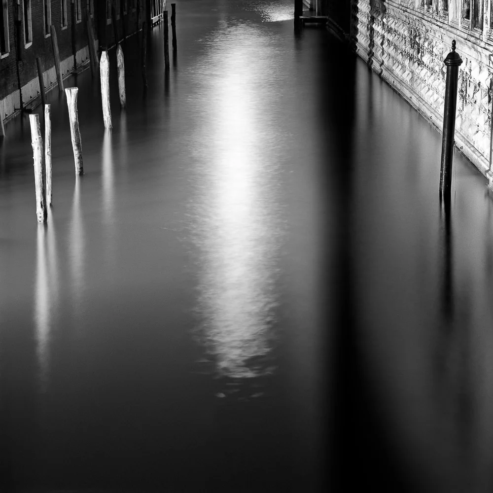 Light in the canal, Venice 40x40 cm, Edition of 6 60x60 cm, Edition of 7 80x80 cm, Edition of 7 120x120 cm, Edition of 5