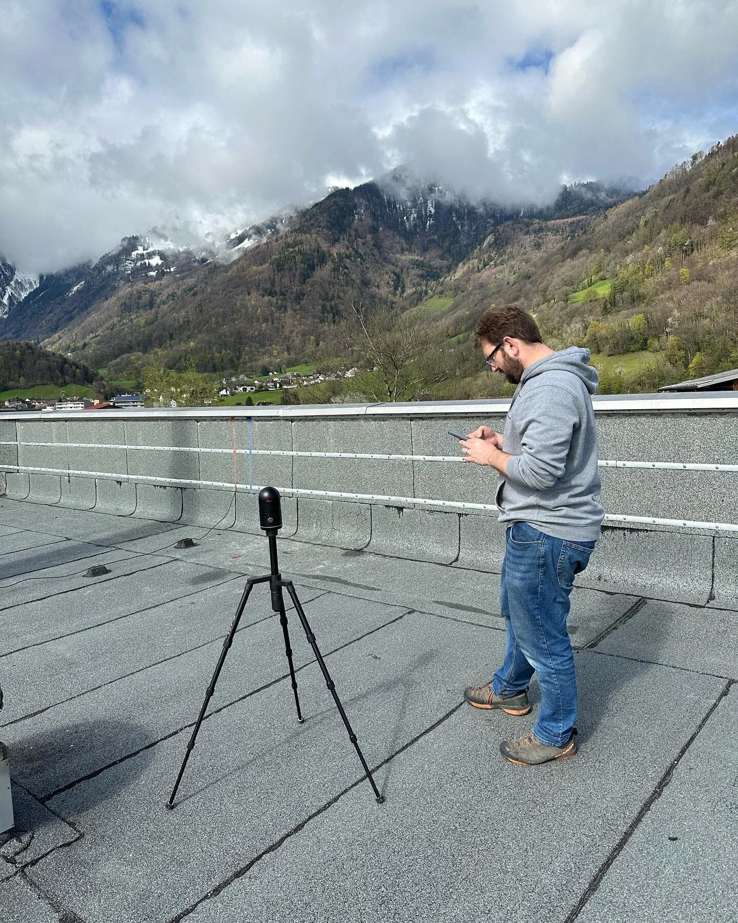 Vermessen mit dem #blk360g2  von #leica Danke f&uuml;r die Unterst&uuml;tzung @scanner4you  #punktwolke #blk360scan #wirsindzukunft #metallbau #metallunddu @gbs.metallbau