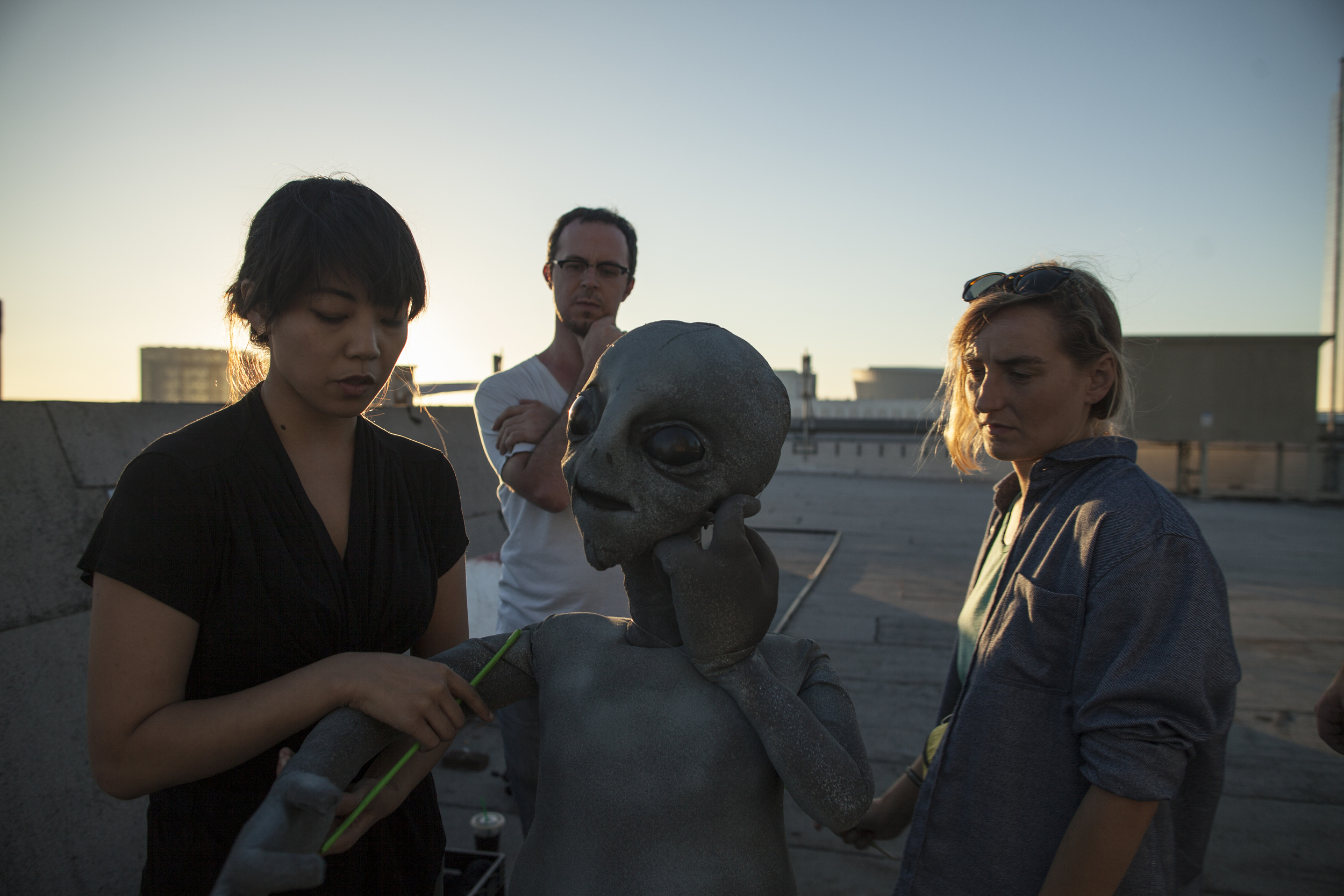 On set of "The Front Page" w/ Camille Villanueva, Phyglx the Alien & Grey Cusack