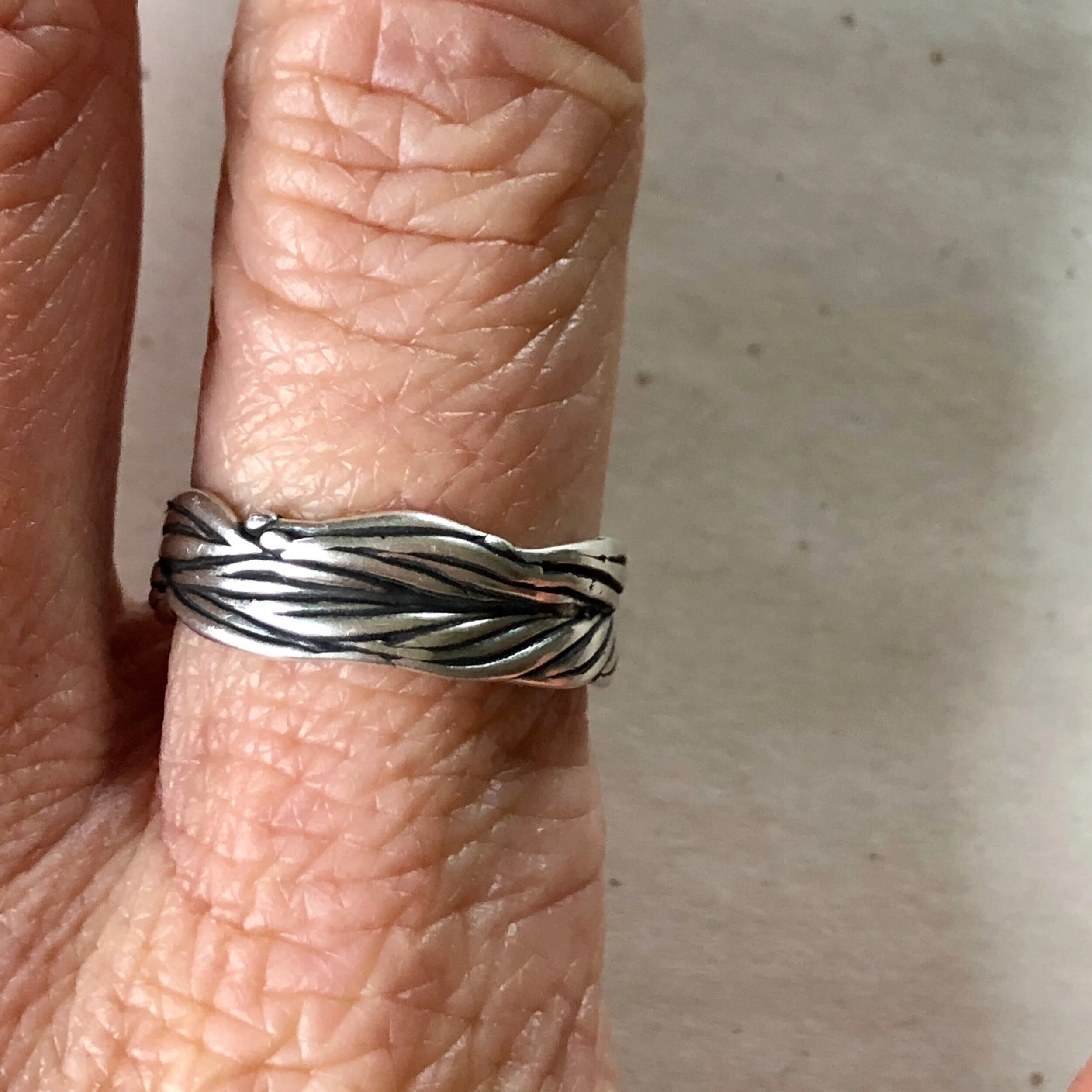LinesBandRingOn.jpg