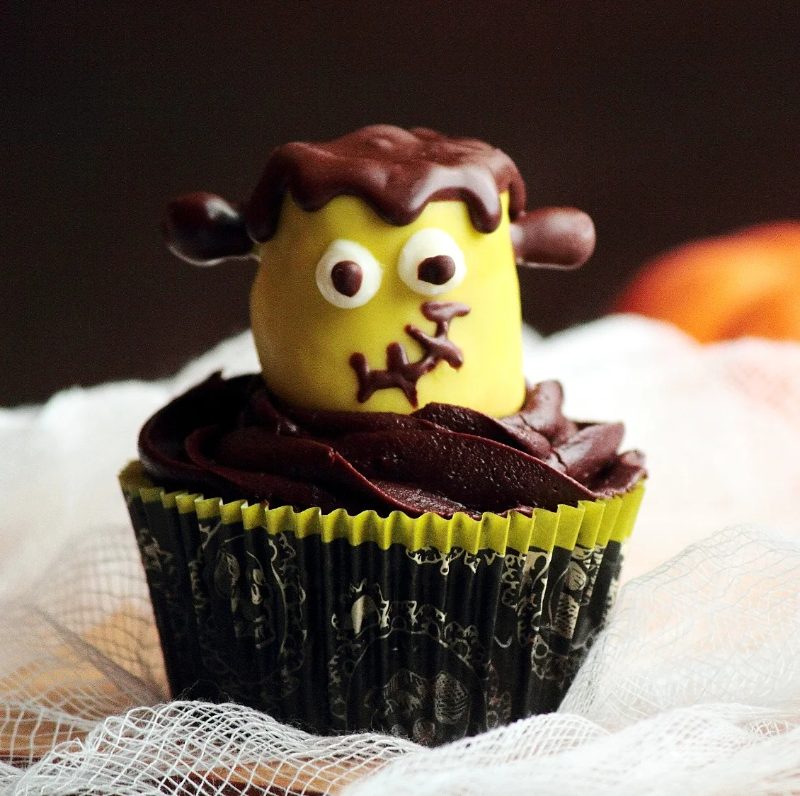 Frankenstein Marshmallow Pops