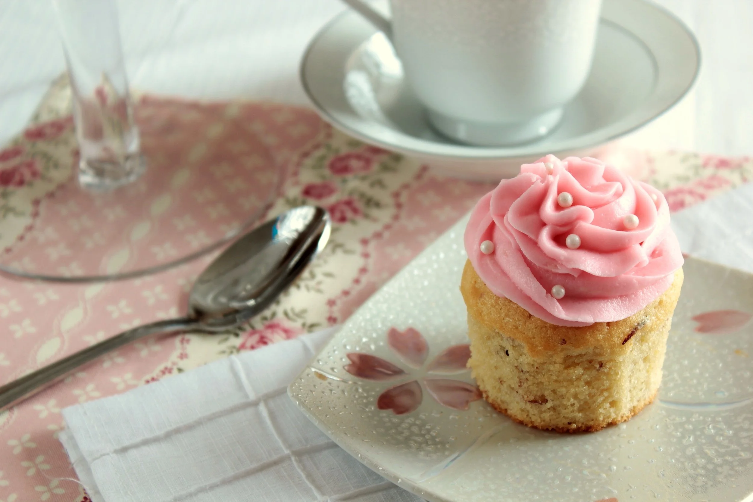 vanillaalmondcupcakes2.jpg