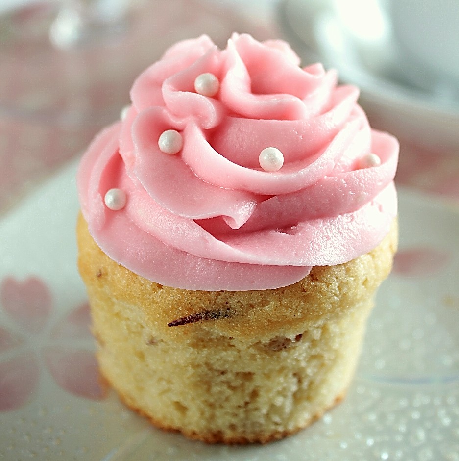 Vanilla Almond Cupcakes