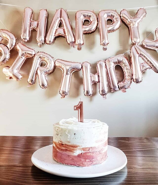 Happy 1st birthday to Baby N! 🎉
.
She spent several minutes poking at her smash cake before she realized it was food (and then started grabbing handfuls and cramming it into her mouth). 🍰
.
I chose a pumpkin cake with cream cheese icing (and, by th