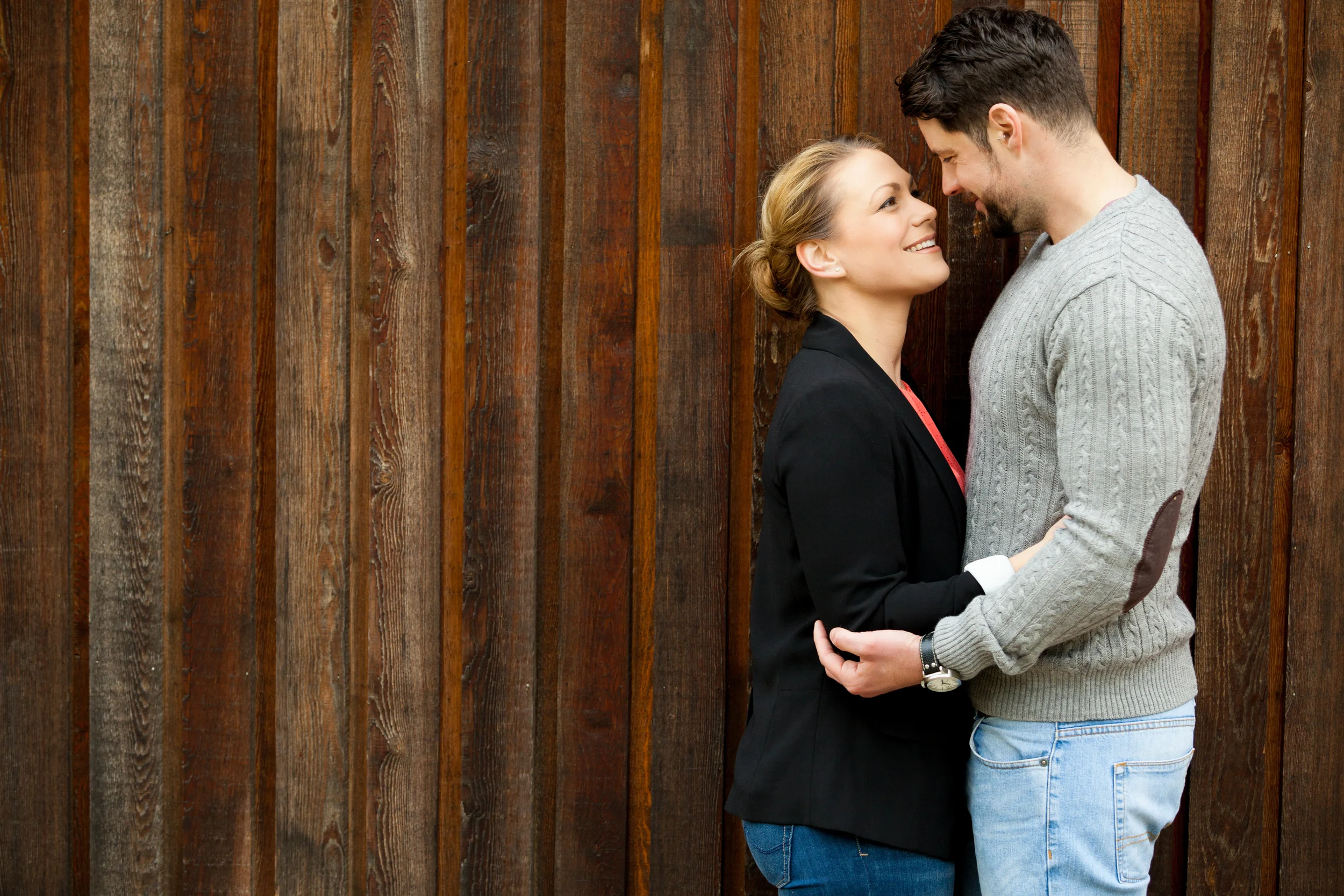 I love using all kinds of textures as backdrops in my images. Here we use the back of the park's kiosk.