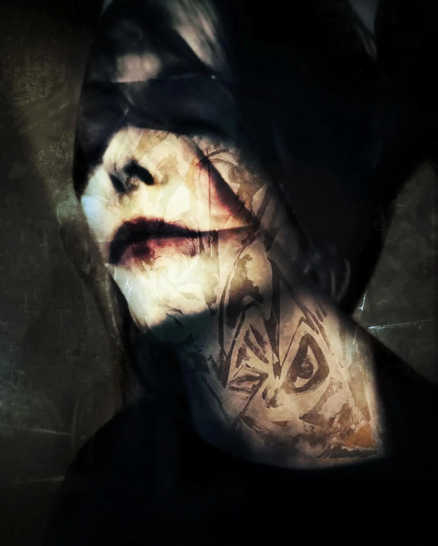 &ldquo;Through shadow I remembered the way the light once spoke my name.&rdquo;

Built from fragments of past work. Handmade on iPhone. No AI.

#otherwiseinvisible #fullwyrd #mythicportrait #modernmyth #visualalchemy #postphotography #handmadeart #ip