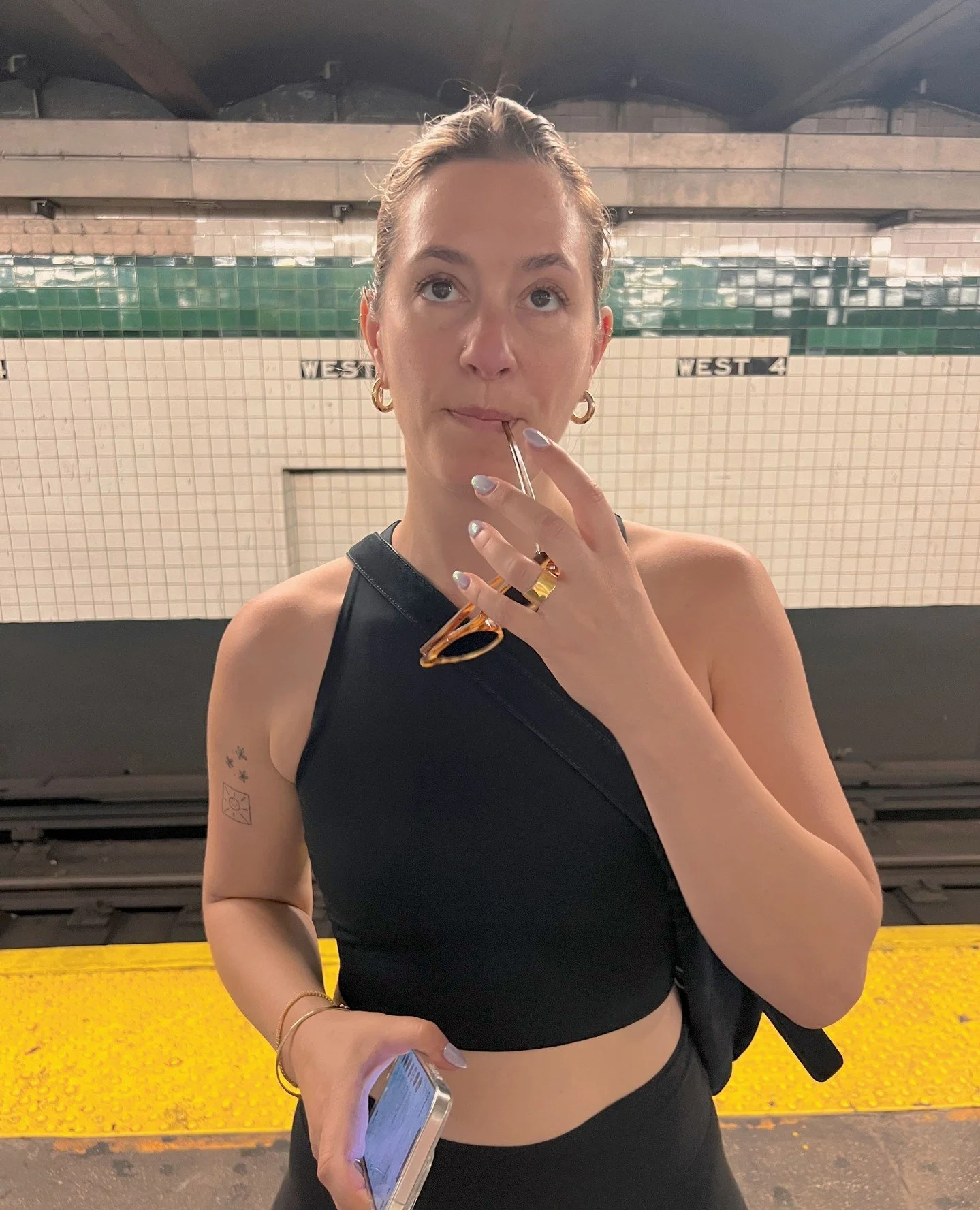 New York has a lot going on. Subway heat, massive sandwiches, the best bagels you'll ever have (in my humble opinion), and a view that reminds you just how big the city is.⁠
⁠
I wore bike shorts and sneakers all day, fully leaning into the "Amer