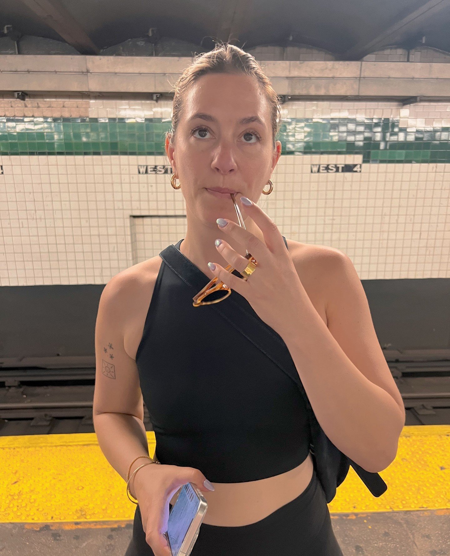 New York has a lot going on. Subway heat, massive sandwiches, the best bagels you'll ever have (in my humble opinion), and a view that reminds you just how big the city is.⁠
⁠
I wore bike shorts and sneakers all day, fully leaning into the "Amer