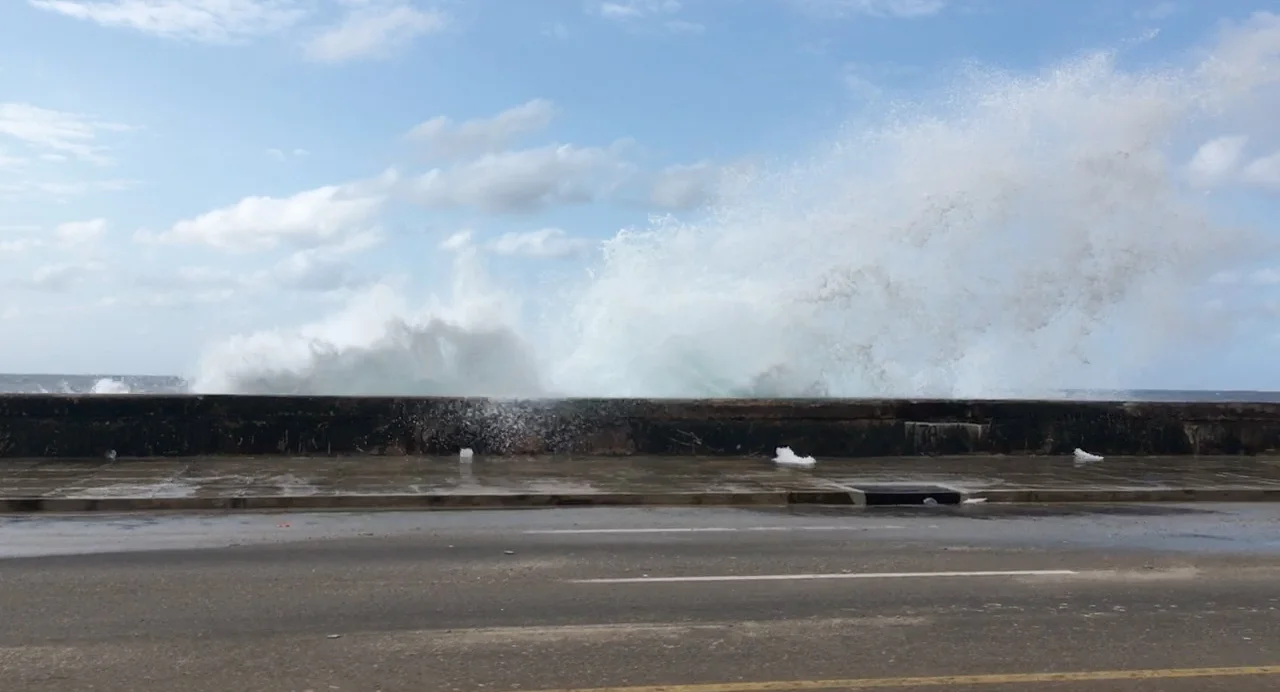 Wave Crash.jpg