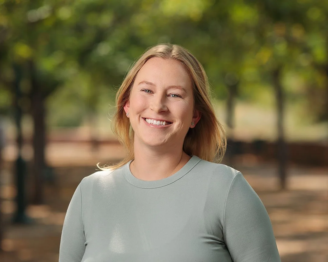 Hannah-Thompson-Web-8x10 copy.jpg