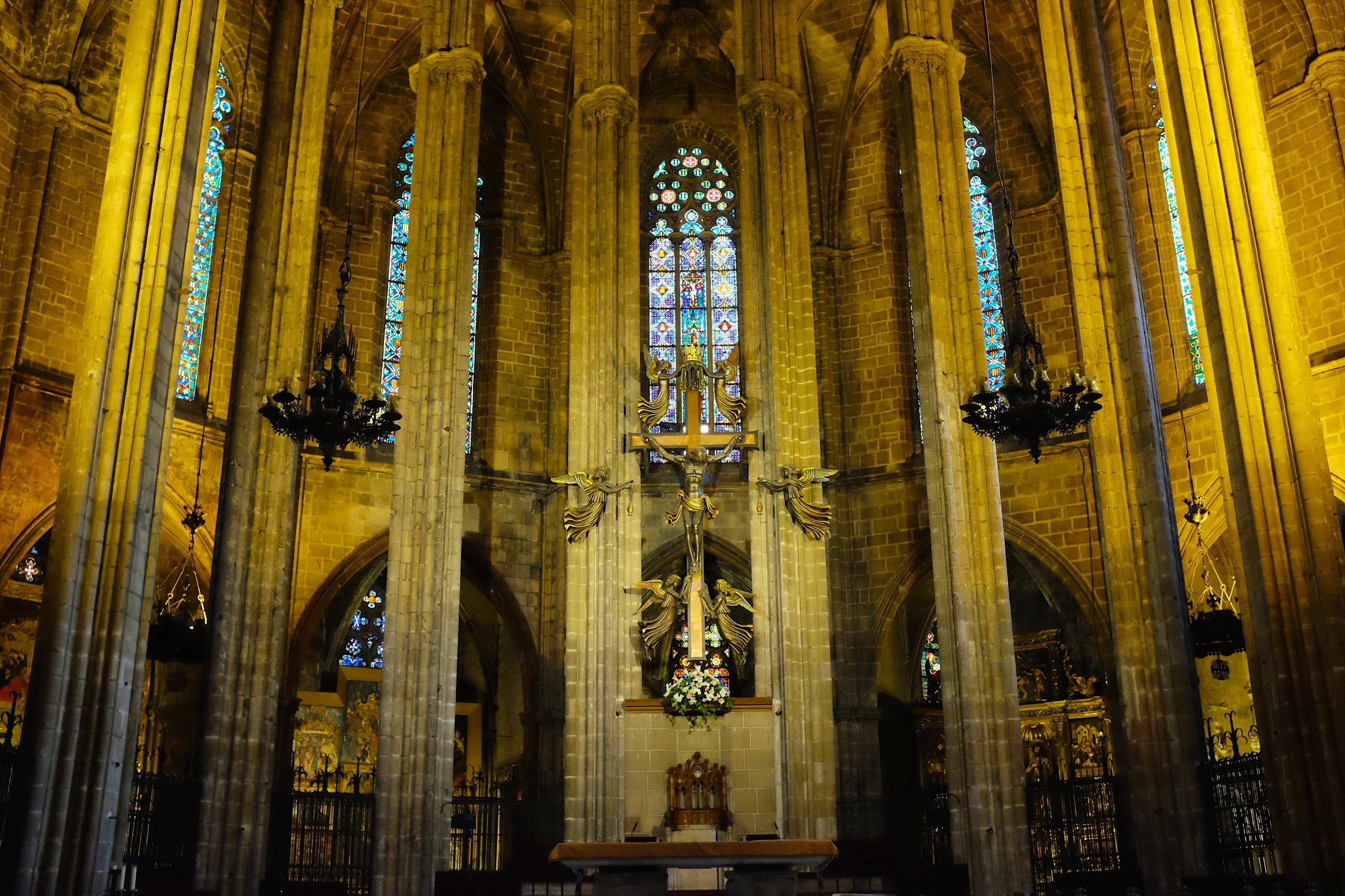 Day 96 - Barcelona Cathedral & The Colorful Gothic Quarter