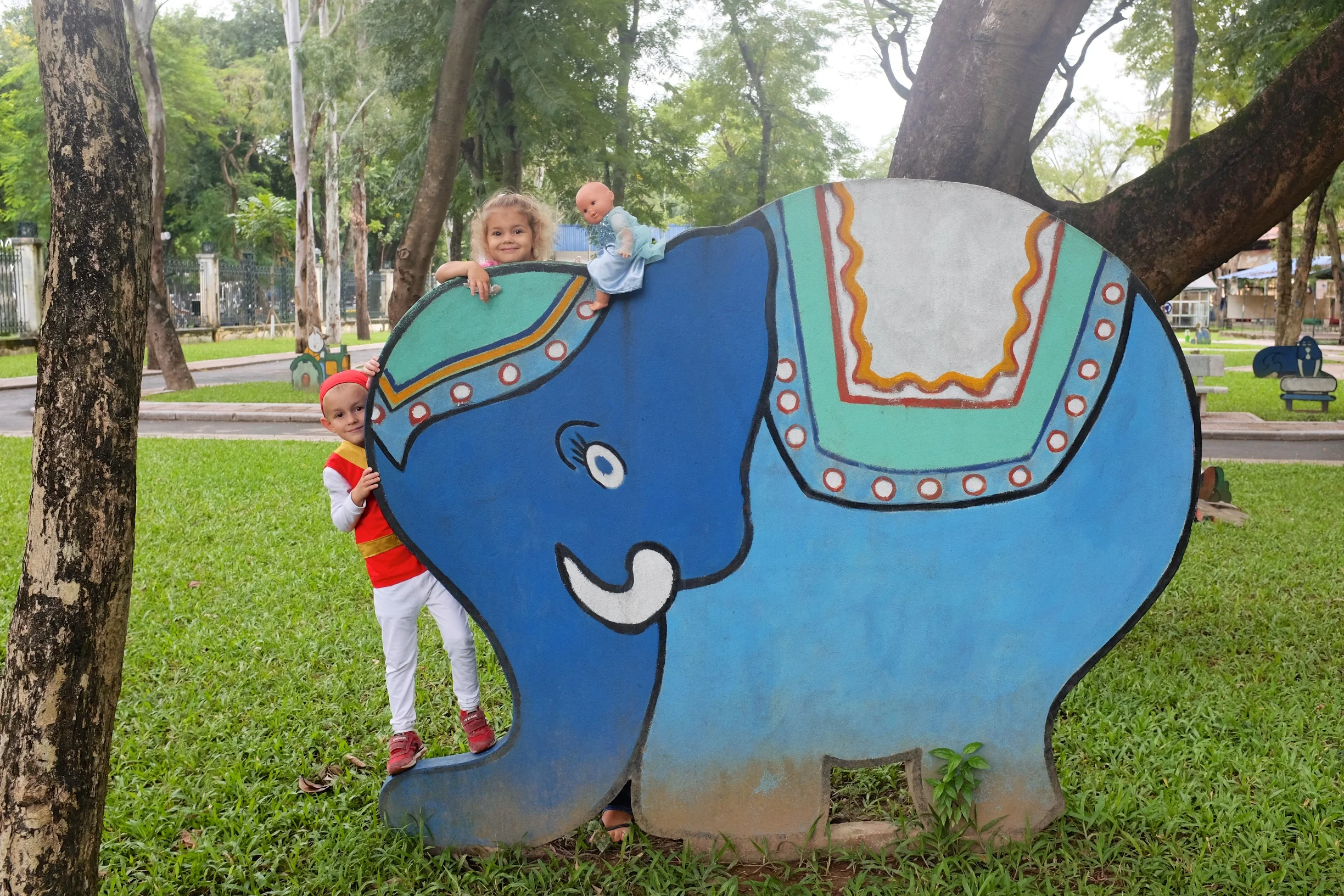 Day 139 - Reunification Park & Best Tailor & Best Pho in Vietnam!