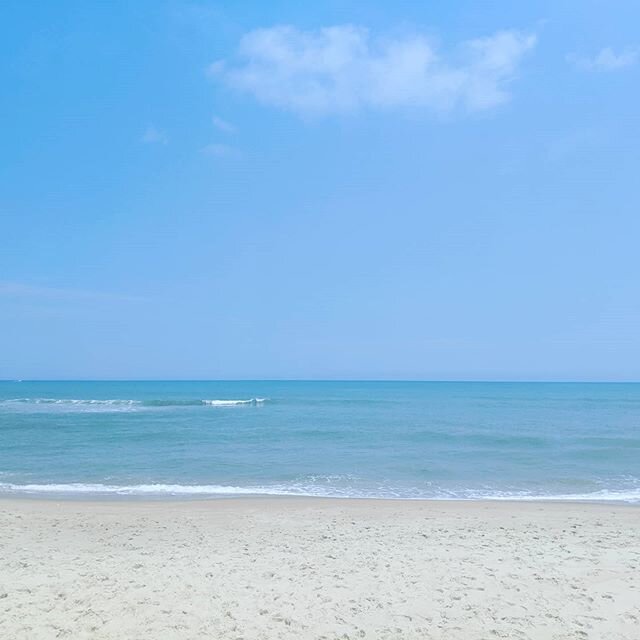 And breaaaaaath 🧘&zwj;♀️sending love from the beach &hearts;️ .
.
.
.
.
#muchneededvacation
#avon 
#nc