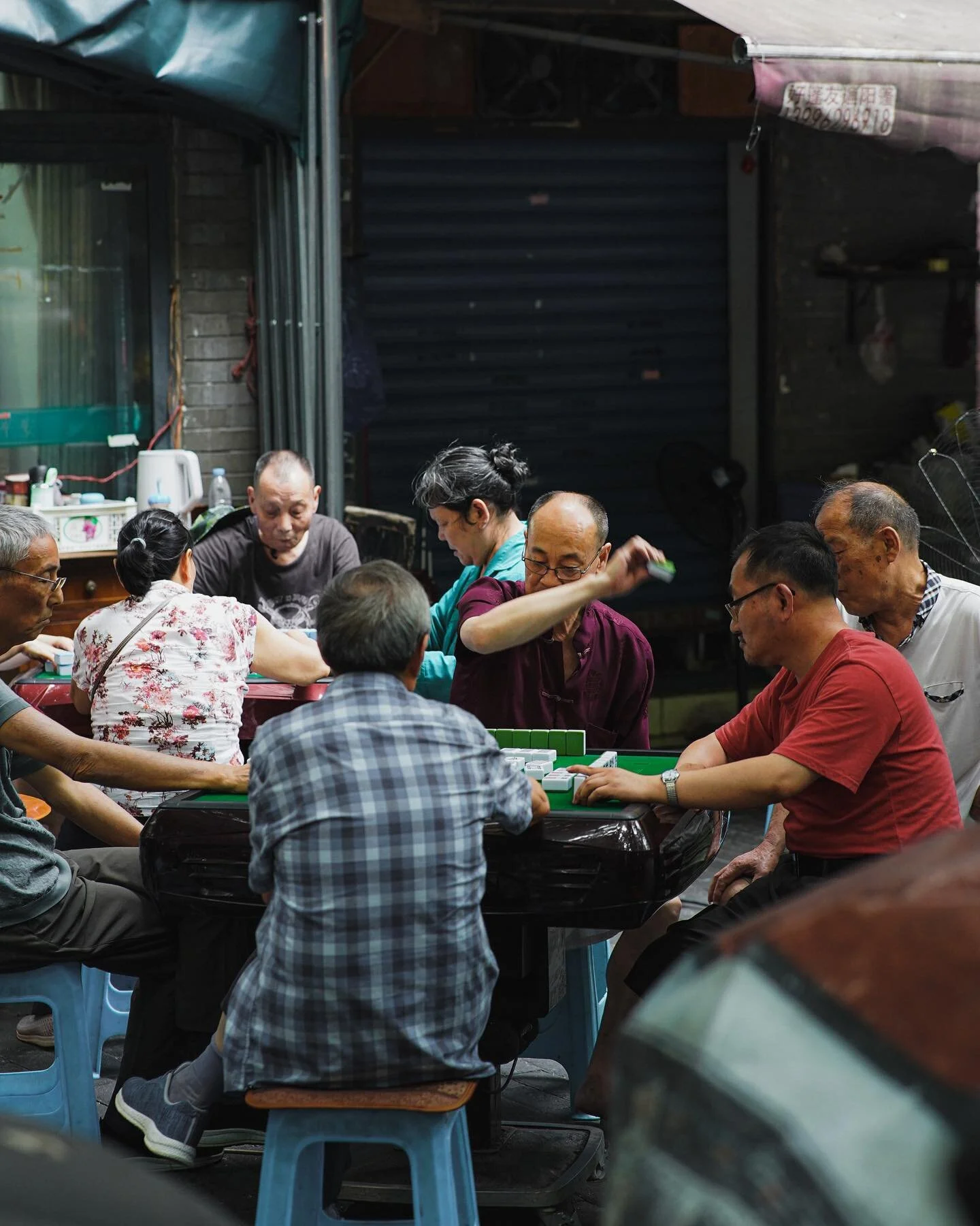 Poetry in motion. Dudes are chill as fuck in Chongqing.