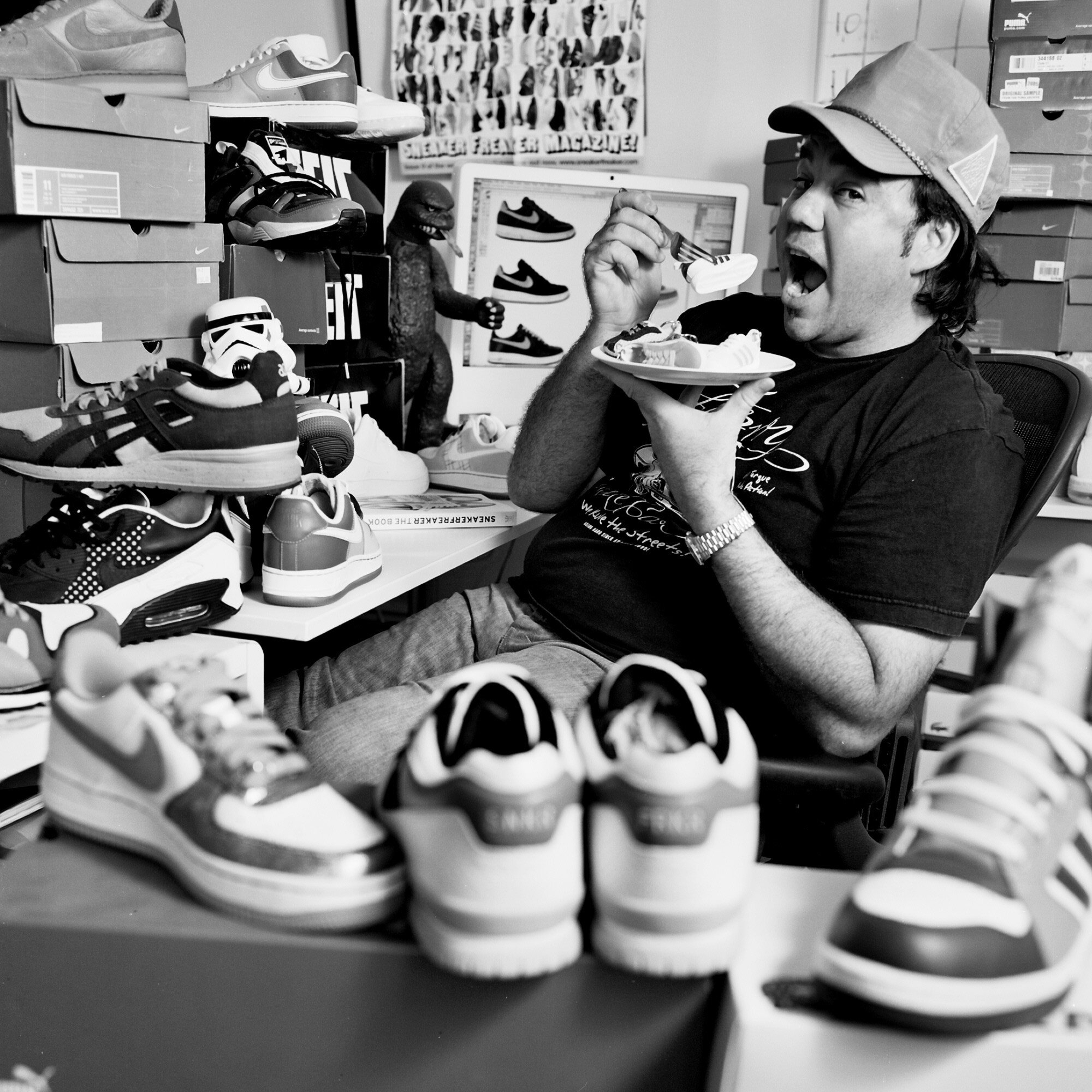 Люба все в кучу. Знаменитости и много кроссовок. Реклама знаменитостей и найк 2000-х. Sneaker Freak. Maison Mihara Yasuhiro Blakey Low Original STC sole Sneaker реклама.