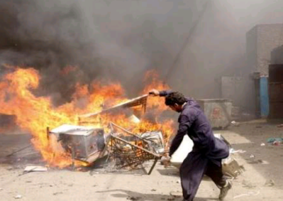 Houses and cars of Christians burnt, already some years ago, by 'victorious Muslim extremists' in Pakistan. See FIRE No 70, August 2017.