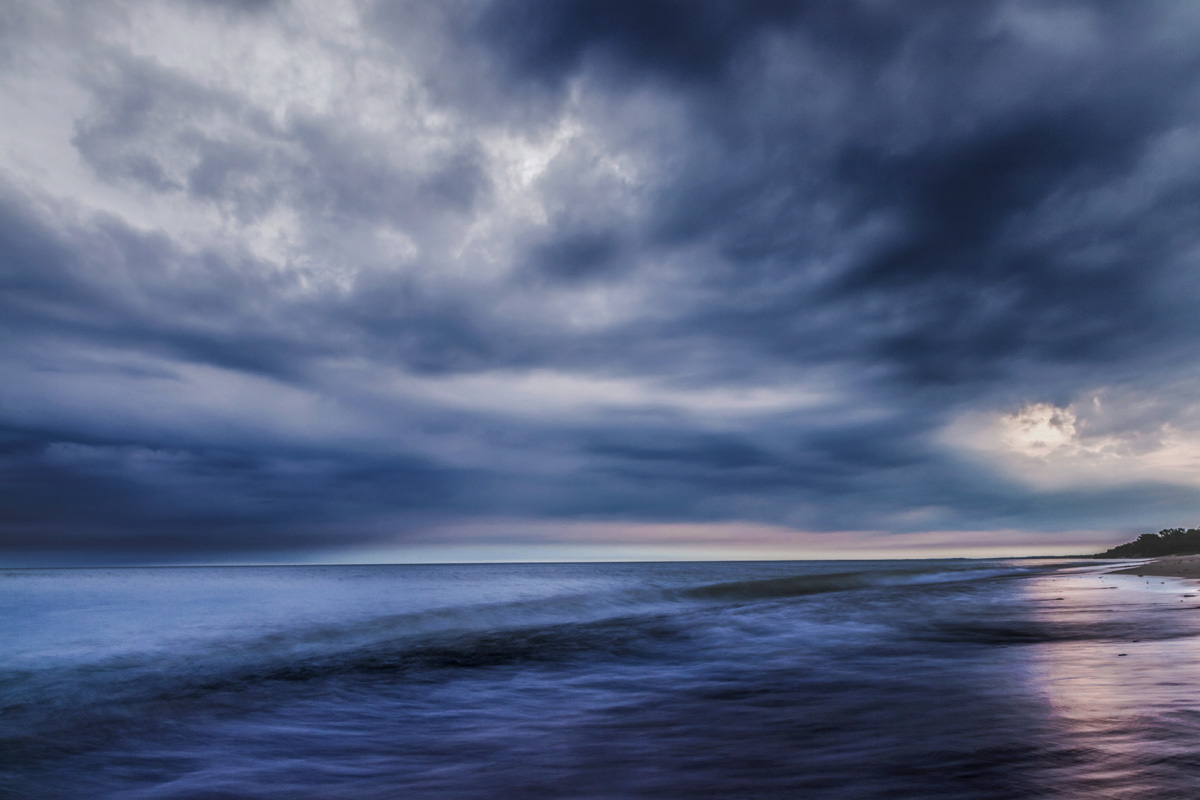 mich_sunset_moody_streak.jpg
