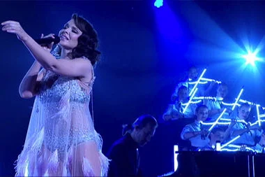autv_xfactor_resultshow_10_gallery04_17cn4l8-17cn4ld.jpg